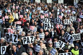 Miles de personas en España se manifiestan pidiendo el fin del conflicto en Oriente Medio