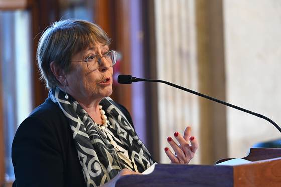 Bachelet alerta del retroceso en derechos de las mujeres por el avance de la ultraderecha