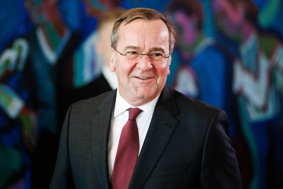 Pistorius aboga por el derecho internacional pero recuerda que Rusia lucha con armas de Irán