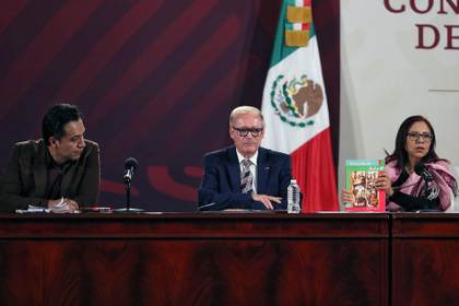 Funcionario mexicano que estuvo atrincherado cuatro días tras su despido deja su cargo