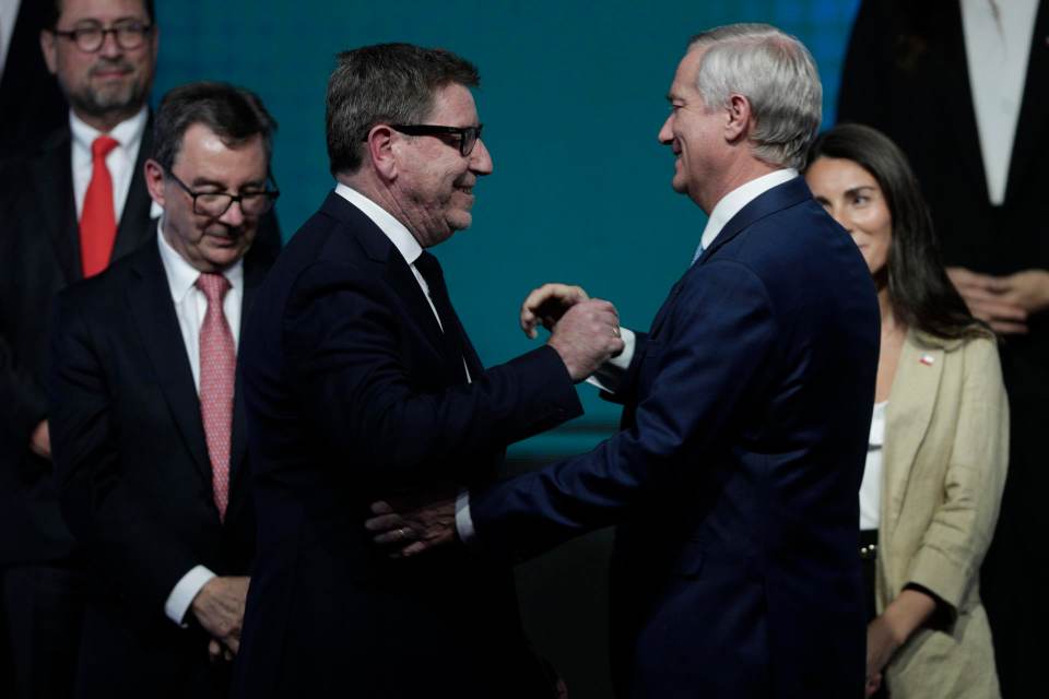 Gobierno chileno pide aprobar megarreforma tras cifras de mayo: "No podemos perder tiempo"