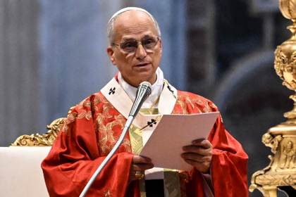 El papa llama a la unidad de la Iglesia y pide no "endurecerse en las propias posiciones"