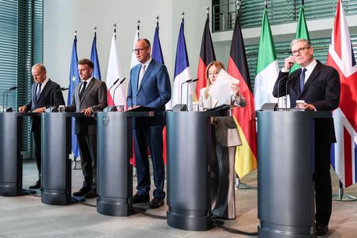 Líderes de cinco potencias europeas, comprometidos con fortalecer el pilar europeo de OTAN