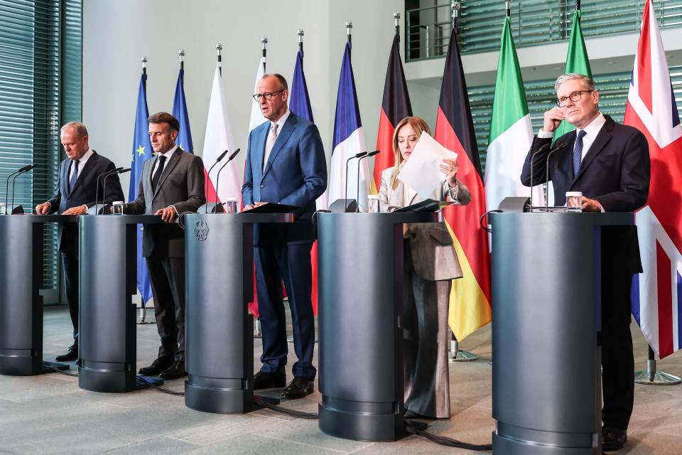 Líderes de cinco potencias europeas, comprometidos con fortalecer el pilar europeo de OTAN