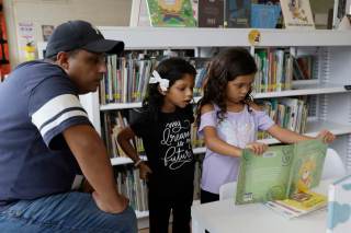 Bogotá celebra los 25 años de su red de bibliotecas públicas con un premio de Unesco