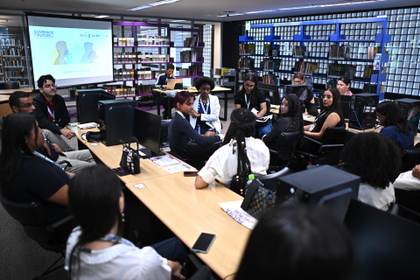 Los jóvenes latinoamericanos reclaman una democracia con desarrollo e inclusión