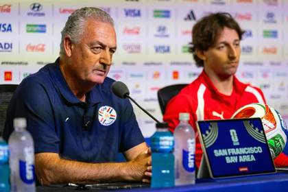Gustavo Alfaro: "Confío a muerte en los jugadores que tengo"