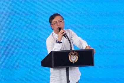 Petro cuestiona que el capitalismo se pueda adaptar "a un modo de energía no fósil"