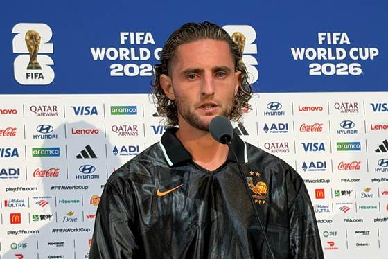 Adrien Rabiot, sobre el estado del césped: "No se le puede llamar terreno de juego"