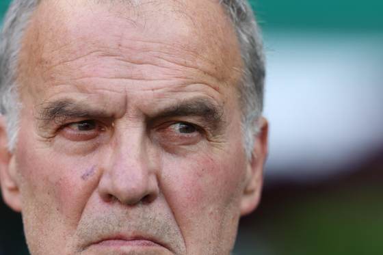 Del gran comienzo a un Mundial para el olvido: Bielsa dirá adiós este martes