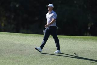 McIlroy dilapida su ventaja y Young lo alcanza en el liderato en Augusta