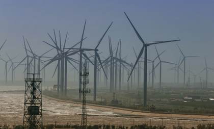 La crisis en Ormuz podría acelerar la transición energética en China, según expertos