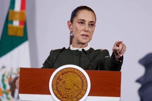 Sheinbaum promete solucionar la falta de medicamentos en la salud pública de México
