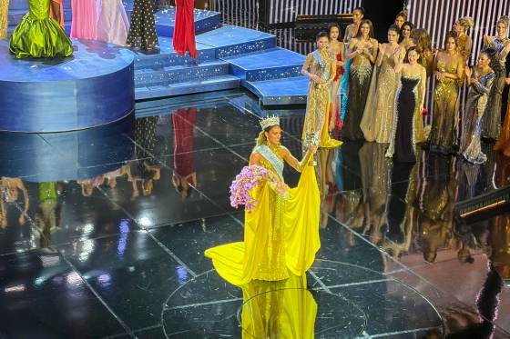 La estadounidense Lo Colby gana el mayor certamen de belleza para mujeres transgénero