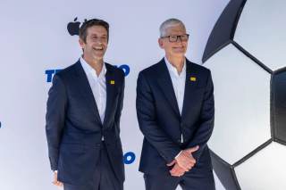 John Ternus sucede mañana a Tim Cook al frente de Apple para liderar la era de la IA
