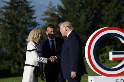 Empieza la cumbre del G7 marcada por Irán con una recepción de Emmanuel y Brigitte Macron
