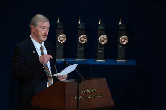 Julian Barnes asegura que el arte expresa "versiones nuevas de verdades antiguas"