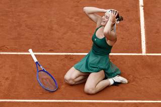 Kostyuk se corona en Madrid y no saluda a Andreeva