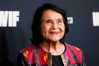 Escándalo de César Chávez impulsará el reconocimiento a mujeres activistas, dicen expertos