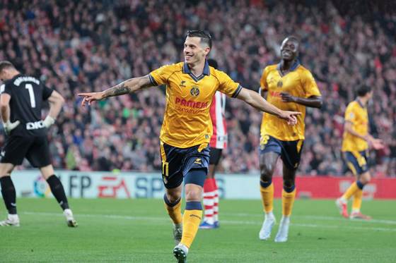 0-2. El Villarreal conquista San Mamés y hurga en la herida del Athletic