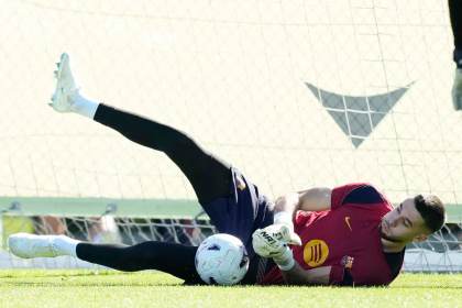 Joan Garcia recibe el alta médica y estará disponible para el Barcelona-Getafe