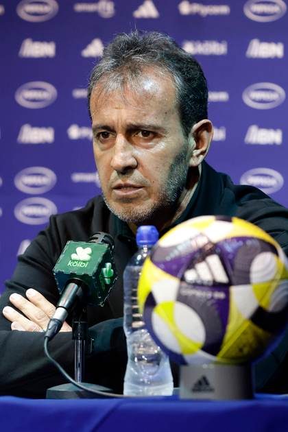 Batista comienza su era en Costa Rica con llamado para amistosos contra Jordania e Irán