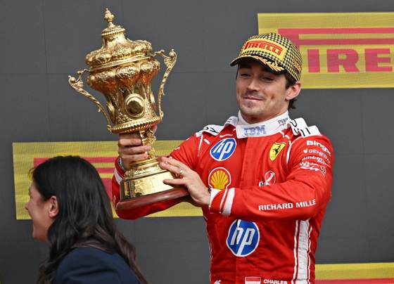 Leclerc se redime e Italia festeja a Ferrari al tiempo que llora a Antonelli