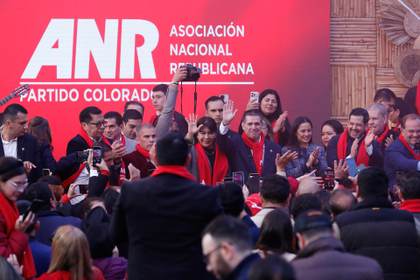 El mayor partido de Paraguay festeja cumpleaños de su líder y expresidente Horacio Cartes