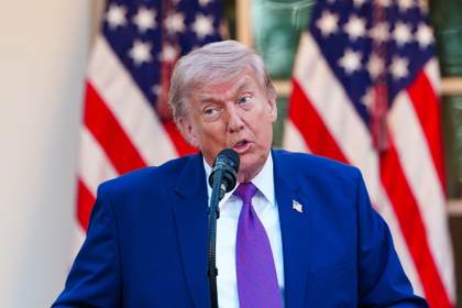 Trump dice que va a liberar "a todos" los presos políticos en Venezuela