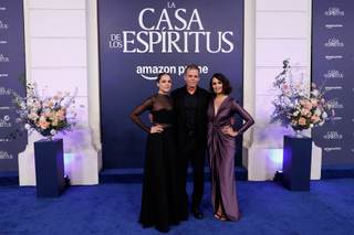 'La casa de los espíritus' lleva el realismo mágico a la televisión en su estreno en Chile