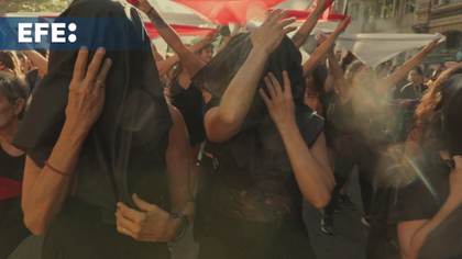 Miles de mujeres marchan contra “el ajuste y la política de hambre” del Gobierno de Milei