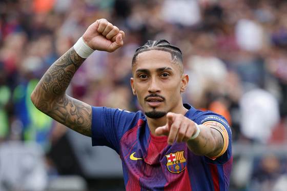 5-2. Raphinha y Cancelo votan Liga