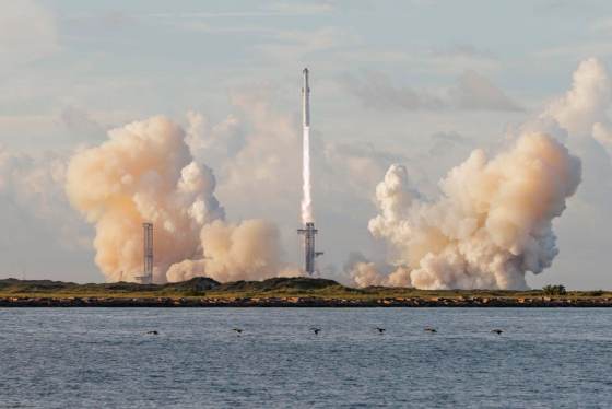 SpaceX logra el hito de poner en la órbita terrestre su enorme Starship