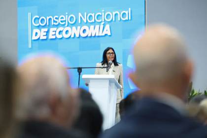 Delcy Rodríguez dice que Venezuela ya puede acceder a repuestos para el sistema eléctrico