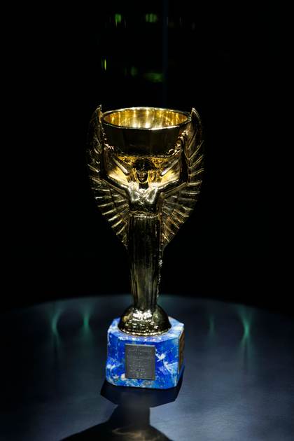 Entre copas, la del Mundial de fútbol es la más cara y codiciada del deporte