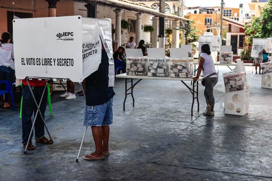 Magistrado electoral mexicano advierte "tormenta perfecta" por elección judicial de 2027