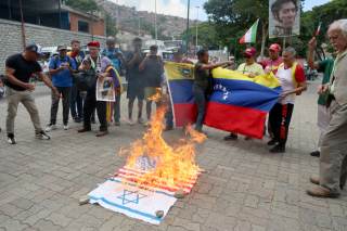 Chavistas protestan contra el "tutelaje" e intervencionismo de EE.UU. en Venezuela