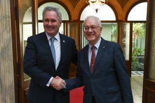 Uruguay evalúa cambiar zona de construcción de planta de hidrógeno por pedido de Argentina