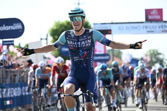 Segaert se lleva el premio a la astucia en Novi Ligure, Afonso sigue de rosa