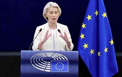 Von der Leyen lleva a la Eurocámara sus líneas maestras para un agitado curso político UE