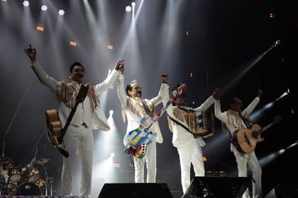 Los Tigres del Norte estiran su idilio con Ciudad de México, a ritmo de 'rugidos' norteños