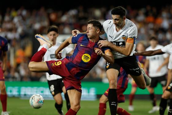 El gol 120 de Lewandowski y el Zamora de Joan Garcia, los últimos coletazos del campeón