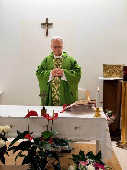 Jubilados peruanos usan la IA para enviar mensajes de aliento al papa León XIV