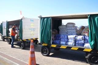 Bolivia comienza a recibir ayuda humanitaria de Paraguay para ciudades bloqueadas
