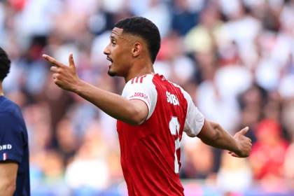 3-0. El Brighton desnuda al campeón