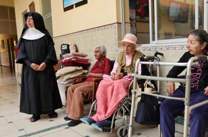 Esperanza renace en ancianos de Perú con visita del papa: "Nos ha devuelto ganas de vivir"