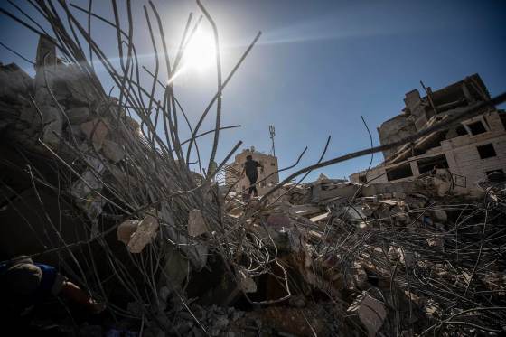 Acaba la búsqueda de cuerpos del edificio derrumbado en Gaza, con un balance de 21 muertos
