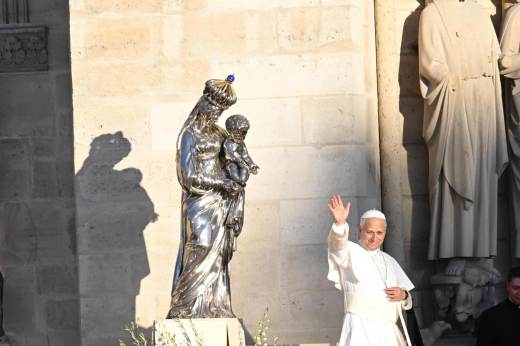 El papa advierte en Francia del "Paraíso de las máquinas" y defiende la "justa laicidad"
