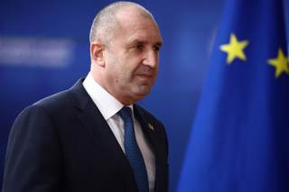 Un prorruso se perfila como el ganador de las octavas elecciones en Bulgaria en cinco años