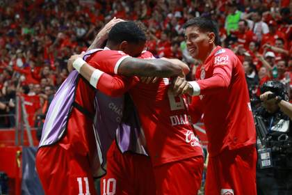 Toluca vence a Tigres en penaltis y es campeón de la Copa de Campeones de la Concacaf